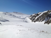 Вдали виден Эклизи-Бурун. Без лыж тут ходить тяжело и печально
